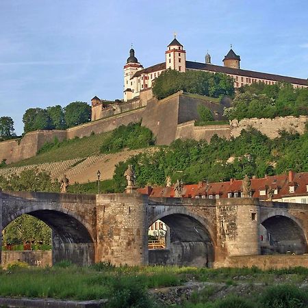 Luxury City Apartment - View Of River And Castle Wurzburgo Exterior foto