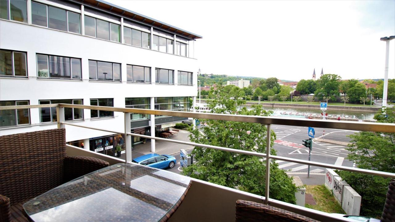 Luxury City Apartment - View Of River And Castle Wurzburgo Exterior foto