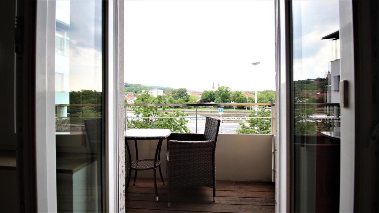 Luxury City Apartment - View Of River And Castle Wurzburgo Exterior foto