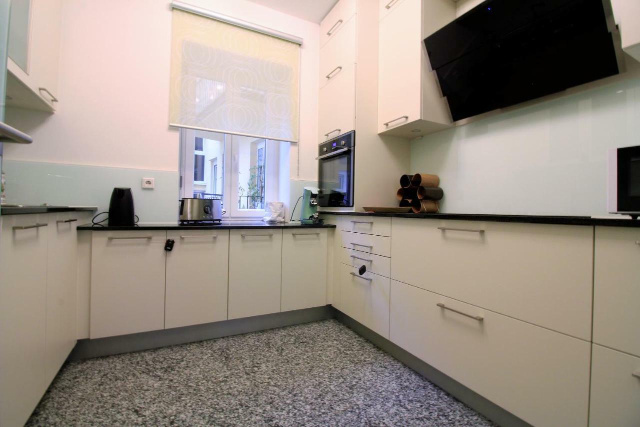 Luxury City Apartment - View Of River And Castle Wurzburgo Exterior foto