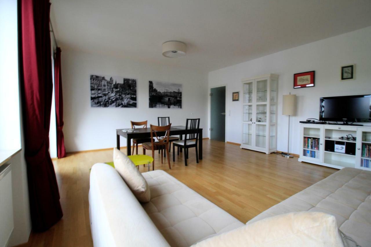 Luxury City Apartment - View Of River And Castle Wurzburgo Exterior foto
