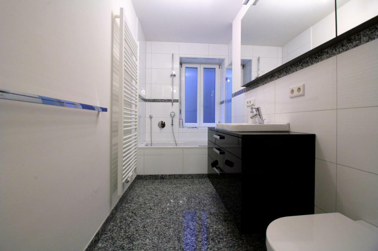 Luxury City Apartment - View Of River And Castle Wurzburgo Exterior foto